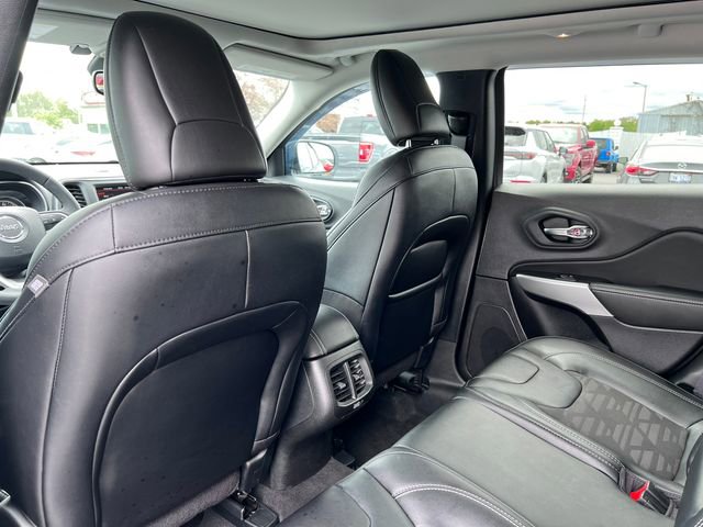 Used 2022 Jeep Cherokee Latitude w/ Sun & Sound Group AWD/4WD image 29