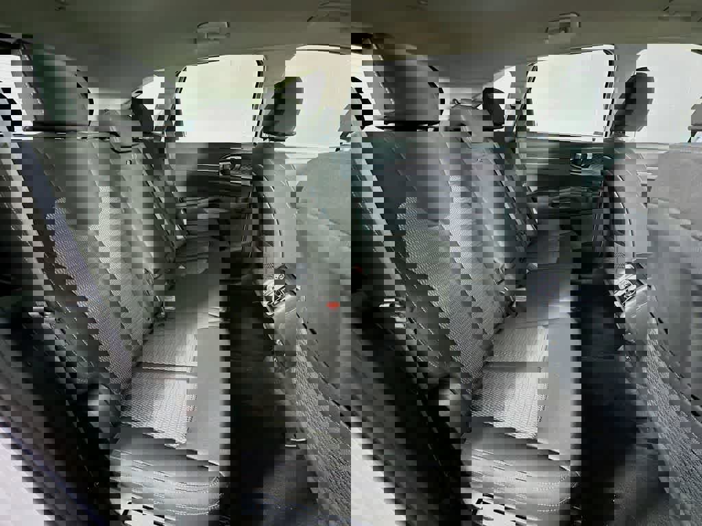 Used 2023 Kia Sorento LX image 31