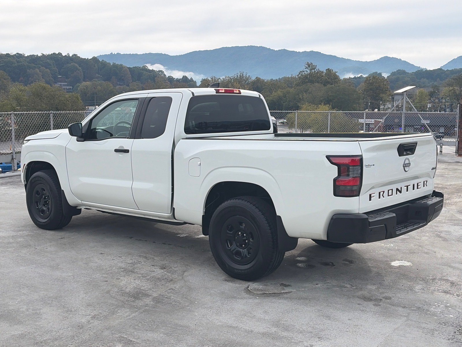 Used 2024 Nissan Frontier S w/ Technology Package AWD/4WD image 5