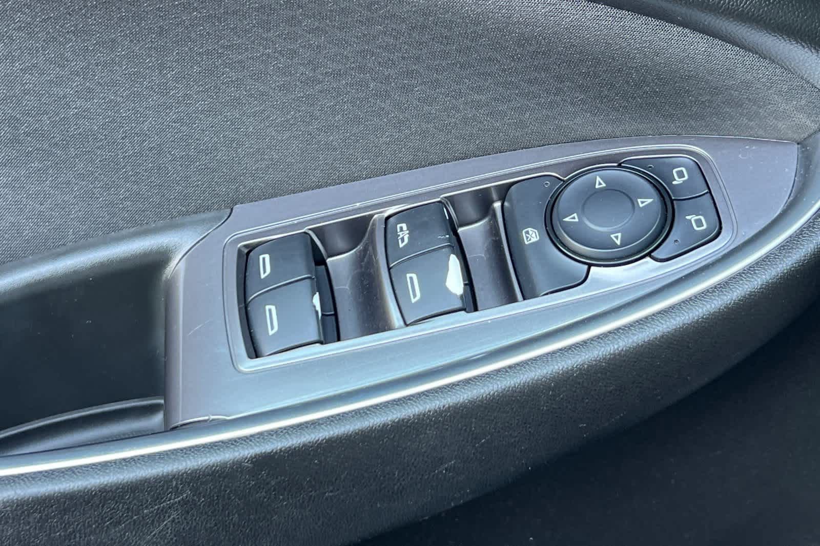 Used 2020 Chevrolet Malibu LT FWD image 13