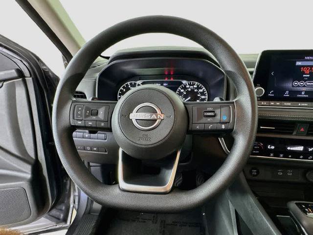 Used 2024 Nissan Rogue SV AWD/4WD image 16