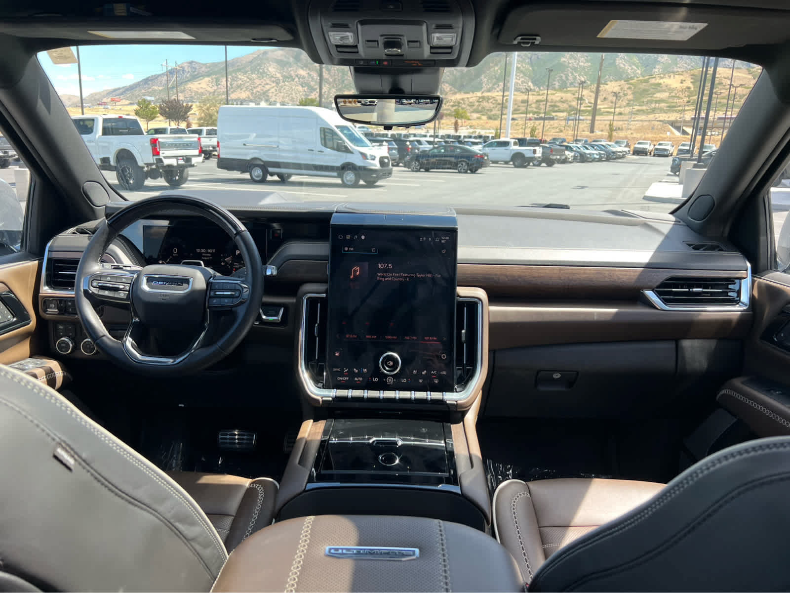 Used 2025 GMC Yukon Denali Ultimate AWD/4WD image 25