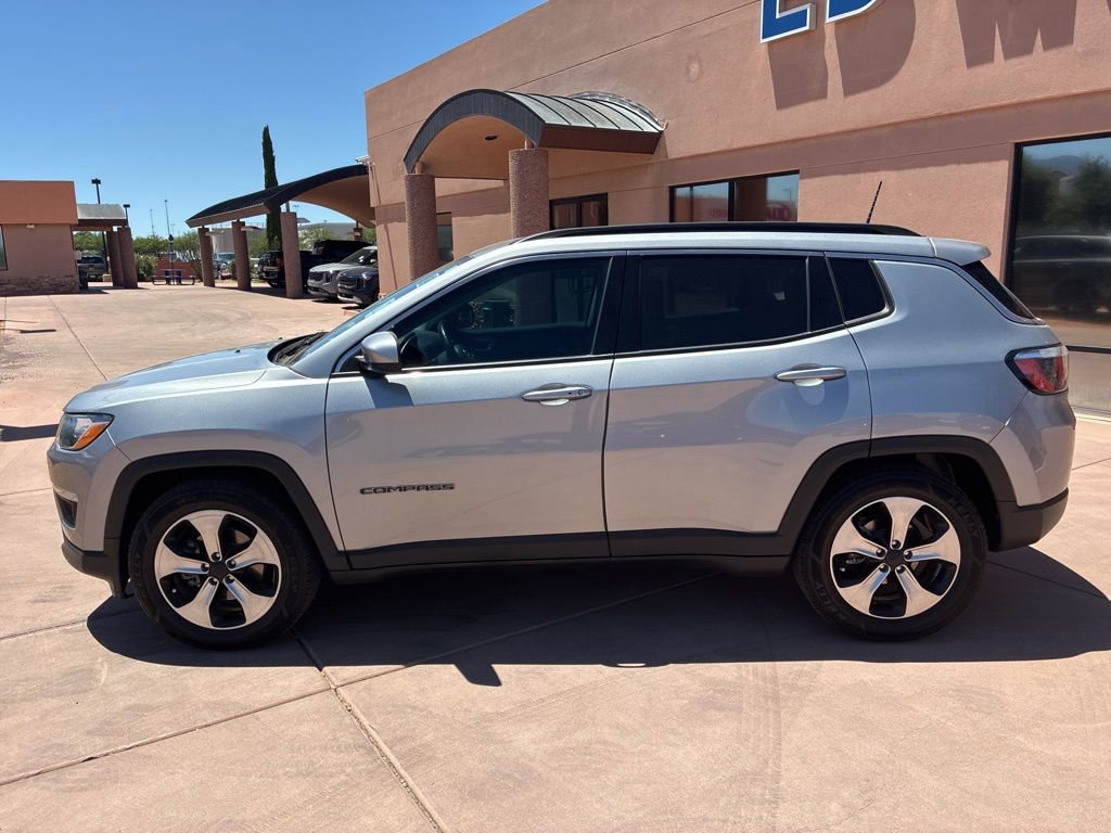 Used 2019 Jeep Compass Latitude w/ Popular Equipment Group FWD image 3