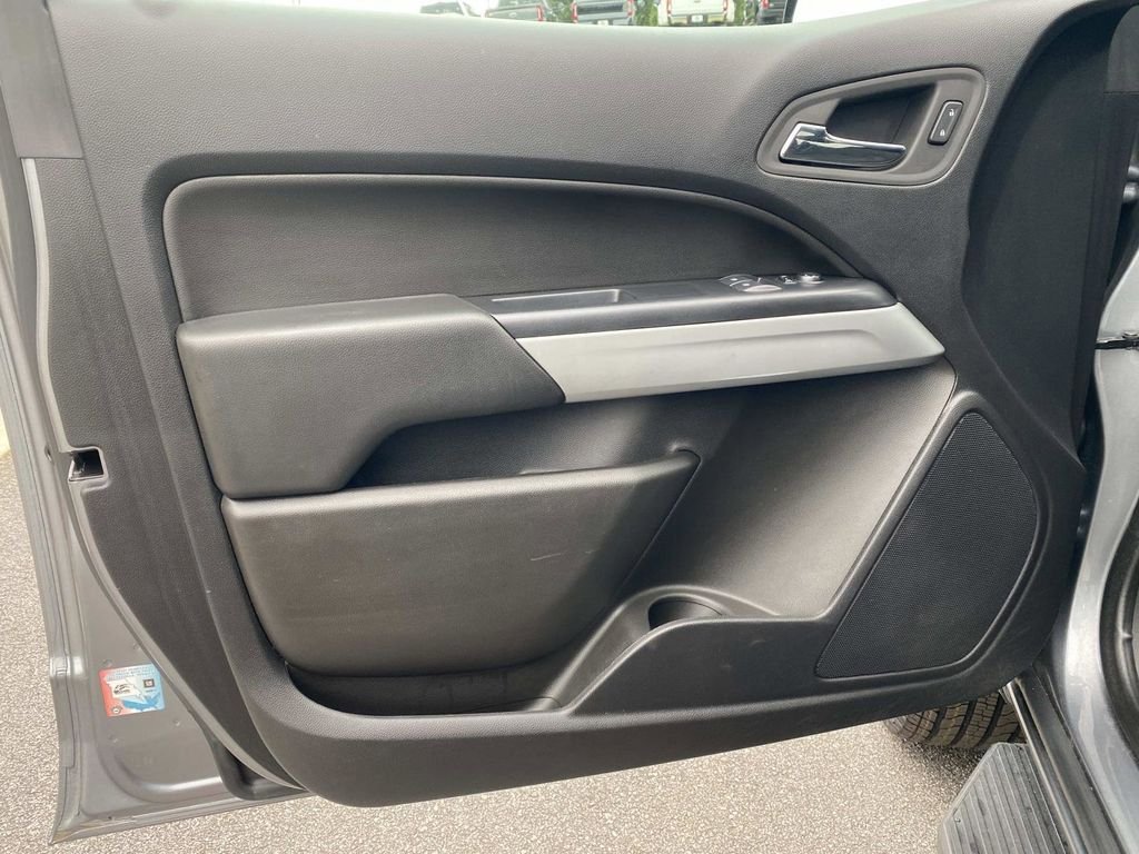 Used 2022 Chevrolet Colorado LT w/ Fleet Safety Package RWD image 16