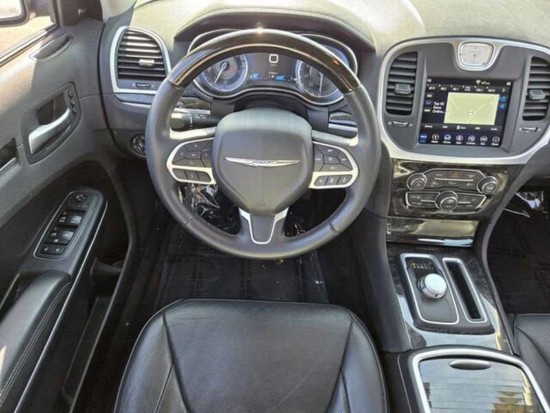 Used 2018 Chrysler 300 Limited w/ Safetytec Plus Group image 13