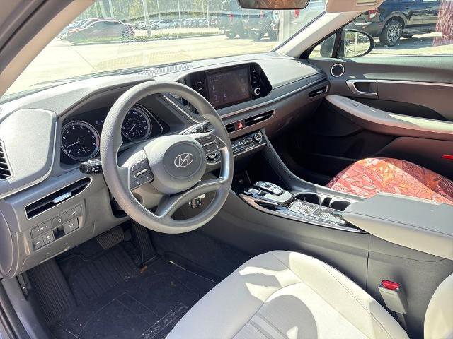 Used 2023 Hyundai Sonata SE w/ Cargo Package image 7