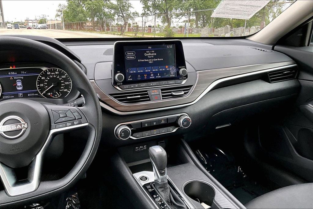 Used 2025 Nissan Altima 2.5 SV FWD image 6