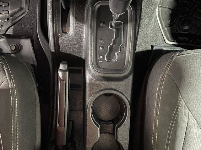 Used 2018 Jeep Wrangler Unlimited Sahara AWD/4WD image 37