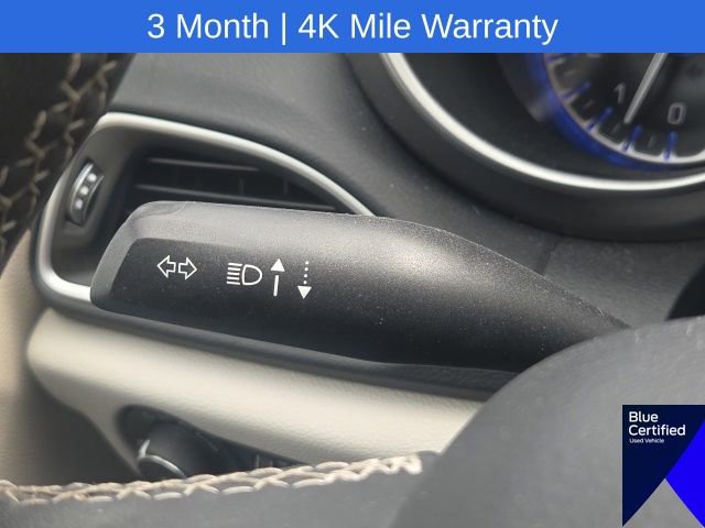 Used 2023 Chrysler Pacifica Touring-L FWD image 46