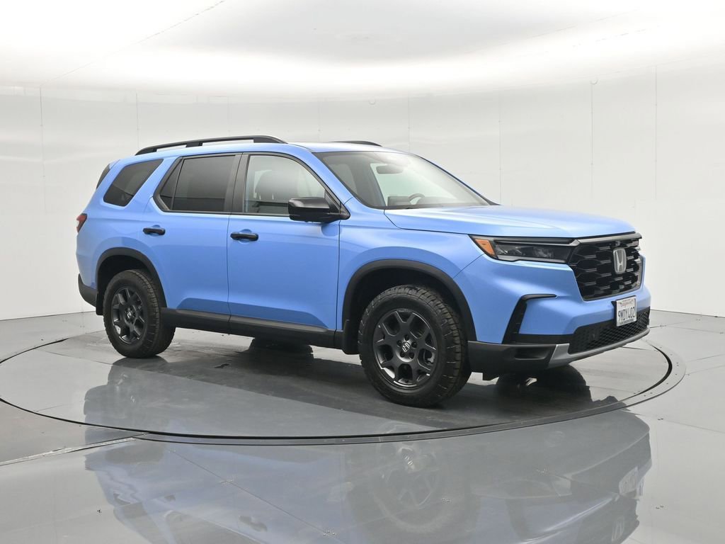 Used 2024 Honda Pilot TrailSport image 3