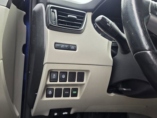 Used 2022 Nissan Rogue Sport SV FWD image 13