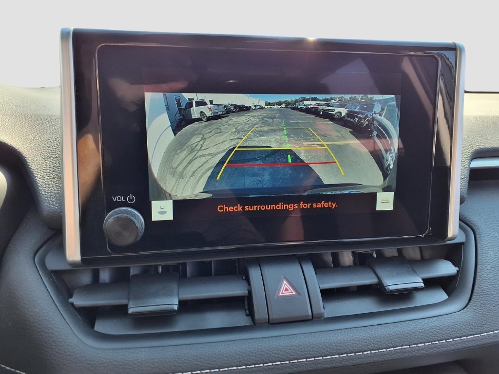 Used 2025 Toyota RAV4 LE AWD/4WD image 11