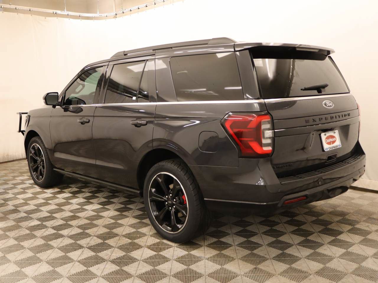 Certified 2024 Ford Expedition Limited AWD/4WD image 3
