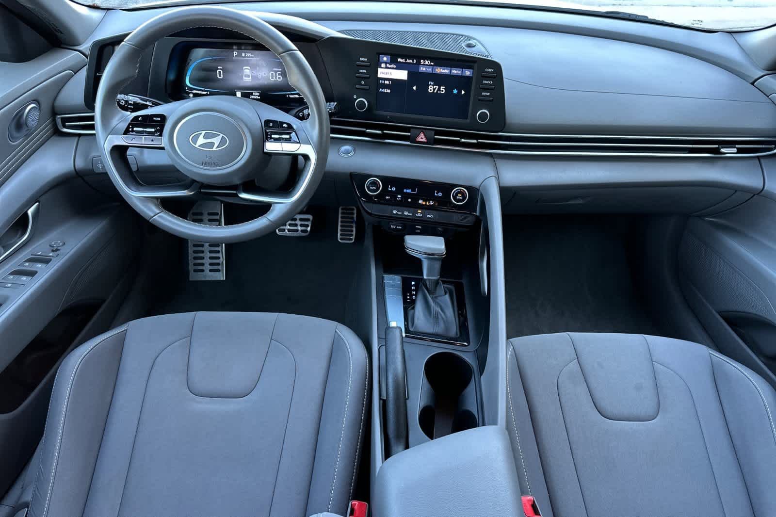 Used 2025 Hyundai Elantra Sport FWD image 3
