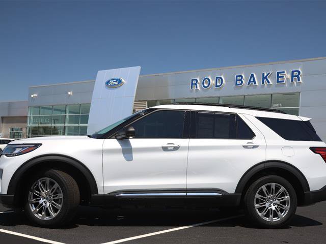 Certified 2025 Ford Explorer Active w/ Active Comfort Package AWD/4WD image 3