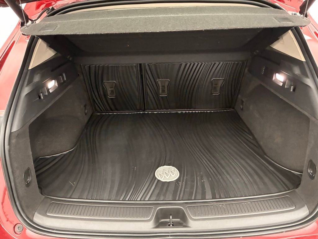 Used 2023 Buick Envision Avenir image 9