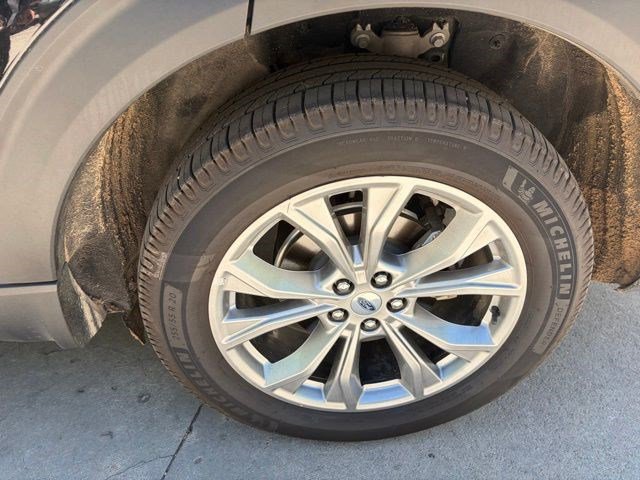 Certified 2023 Ford Explorer XLT w/ Equipment Group 202A AWD/4WD image 11