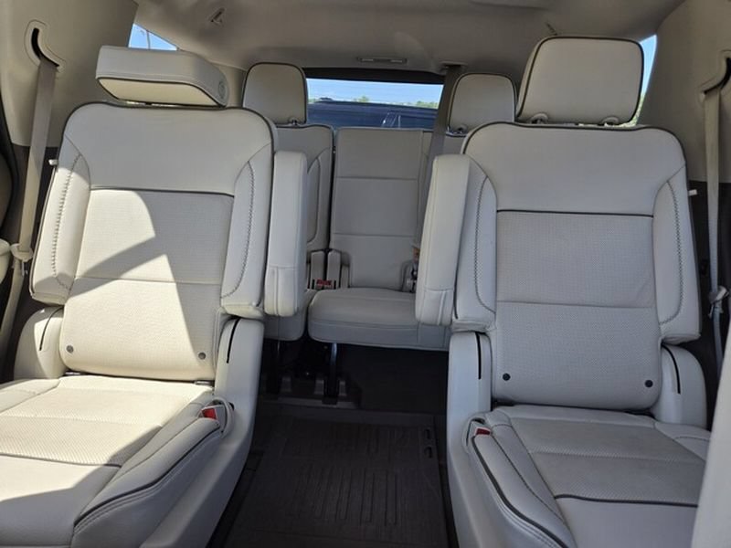 Used 2023 GMC Yukon Denali w/ Advanced Technology Package AWD/4WD image 12