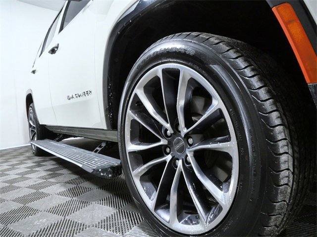 Used 2022 Jeep Wagoneer Series III w/ Premium Group I image 7