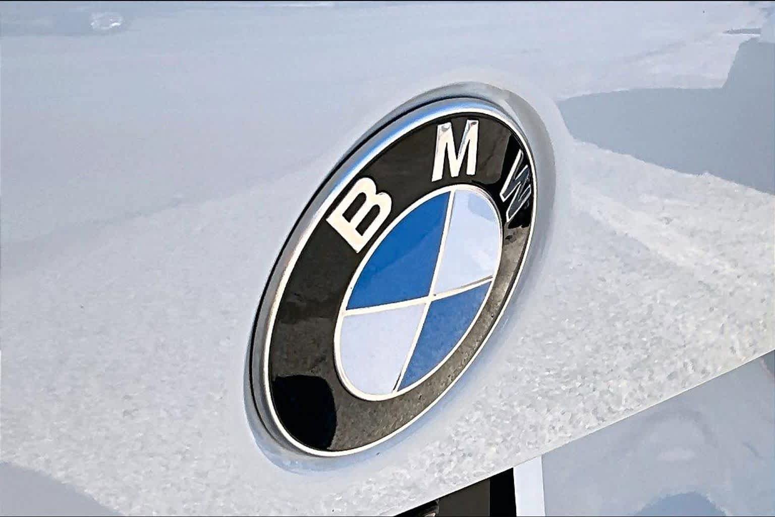 Used 2022 BMW X5 xDrive40i w/ M Sport Package AWD/4WD image 34