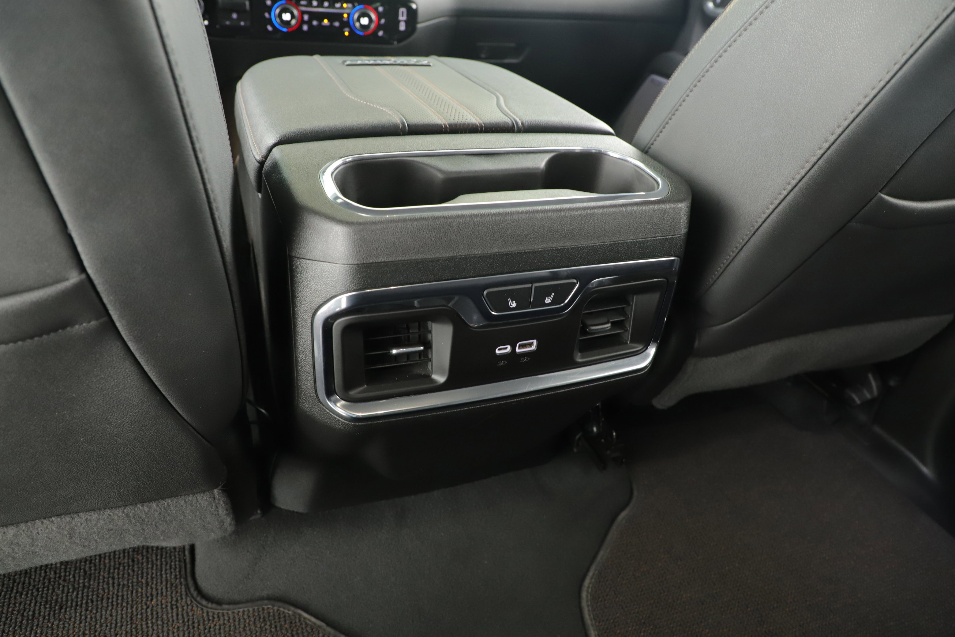 Used 2024 Chevrolet Silverado 3500 High Country w/ Technology Package image 27