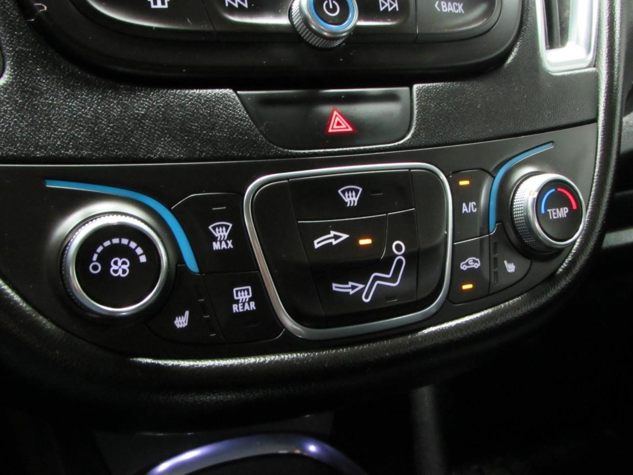 Used 2018 Chevrolet Malibu LT w/ Leather Package FWD image 29