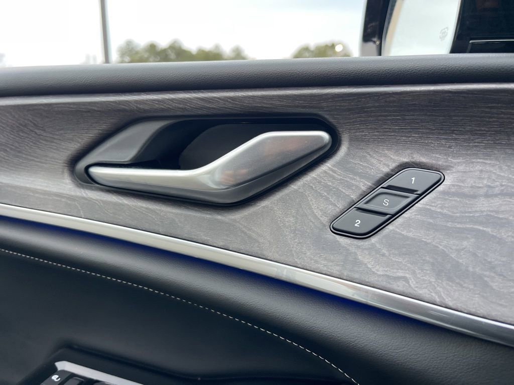 Used 2023 Jeep Grand Cherokee L Overland w/ Rear Seat Video Group I image 19