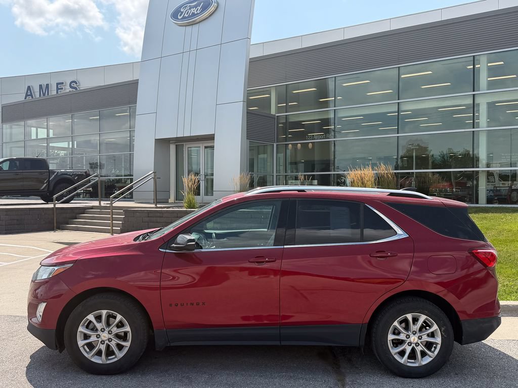 Used 2019 Chevrolet Equinox LT w/ Sun & Navigation Package AWD/4WD image 3