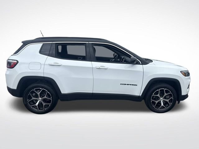 Used 2024 Jeep Compass Limited AWD/4WD image 9