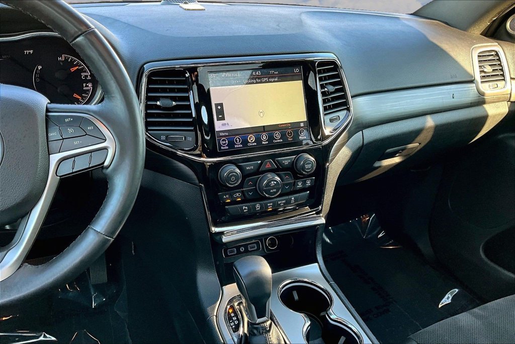 Used 2019 Jeep Grand Cherokee Altitude AWD/4WD image 11