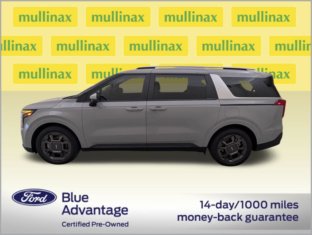 Used 2025 Kia Carnival EX FWD image 10