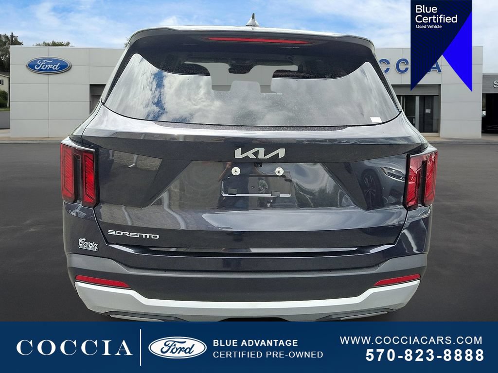 Used 2025 Kia Sorento LX FWD image 5