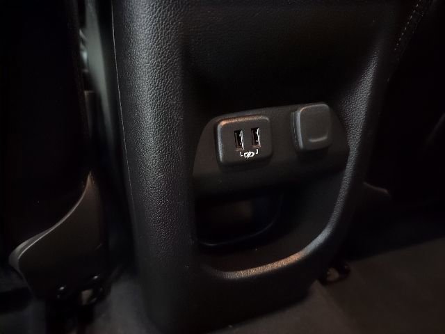 Used 2019 Chevrolet Colorado Z71 AWD/4WD image 27