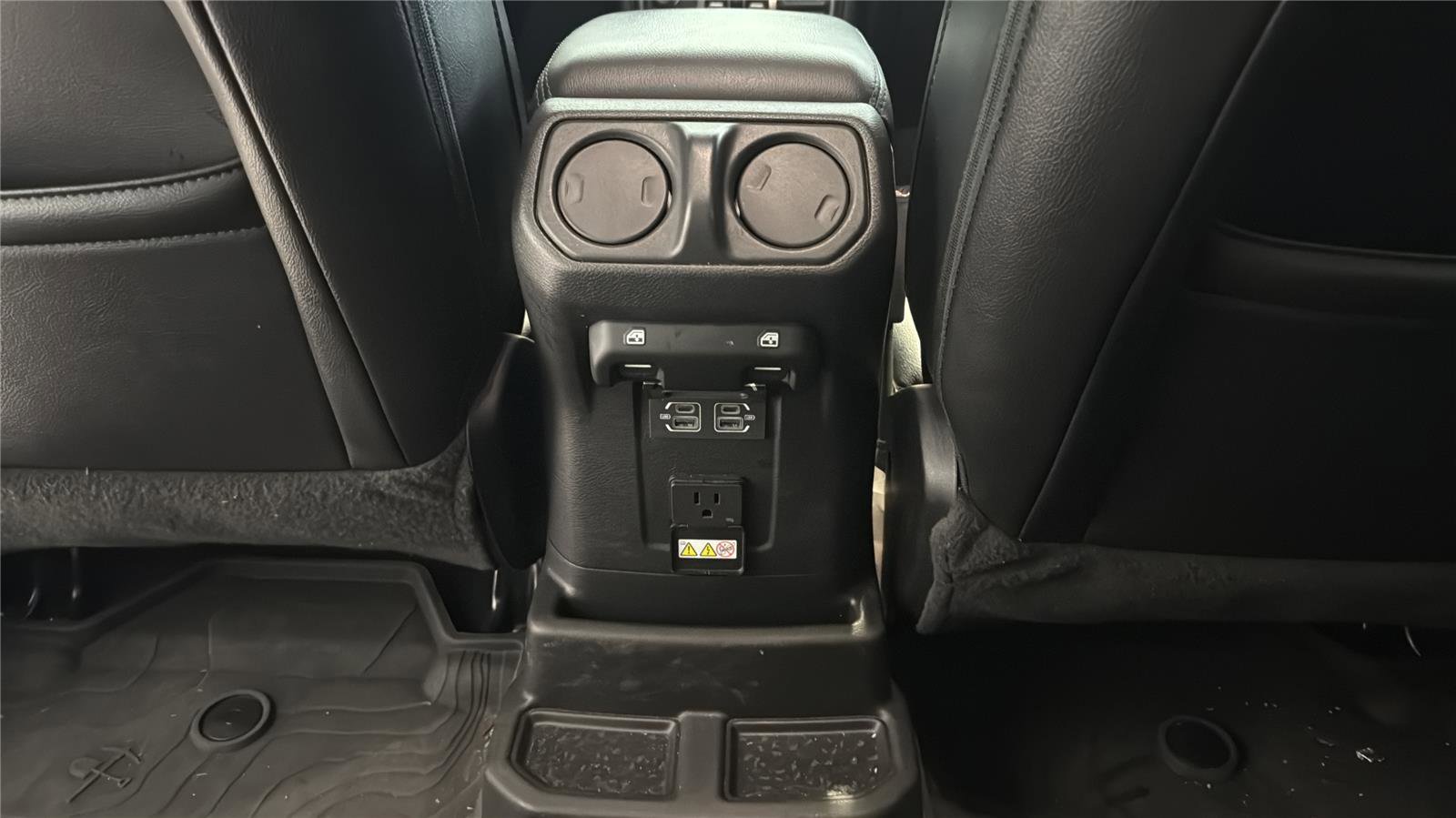 Used 2023 Jeep Wrangler Unlimited Sahara AWD/4WD image 26