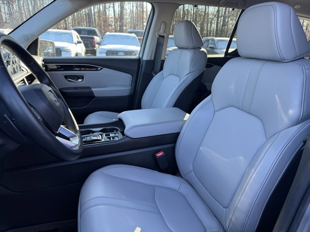 Used 2025 Honda Pilot EX-L image 9