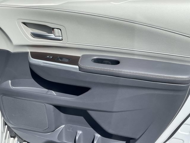 Used 2022 Toyota Sienna XLE w/ XLE Plus Package FWD image 35