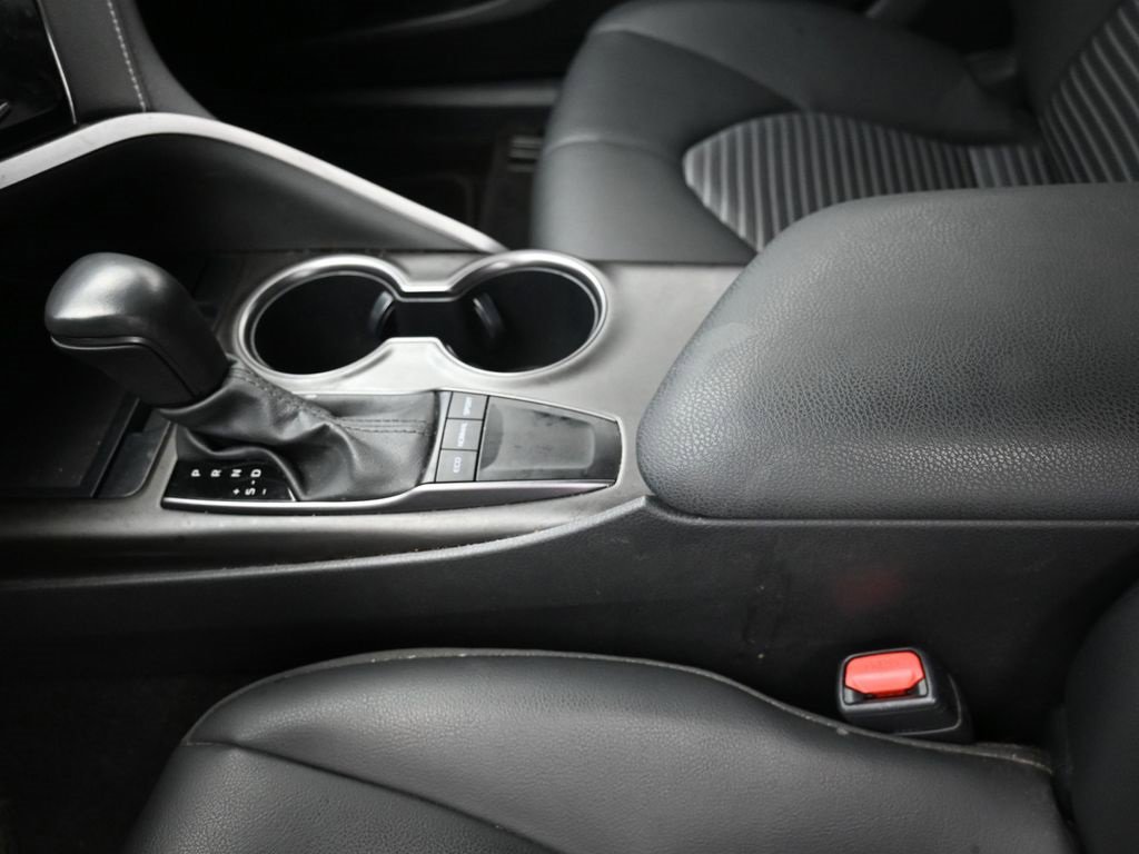 Used 2023 Toyota Camry SE image 20