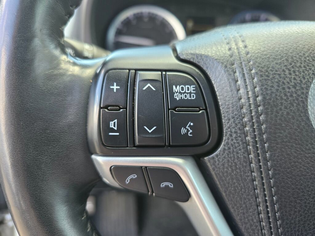 Used 2018 Toyota Highlander Limited Platinum AWD/4WD image 23