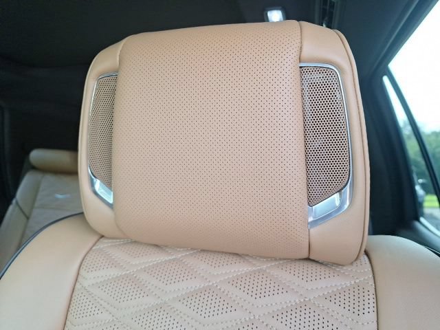 Used 2024 Cadillac Escalade Premium Luxury w/ LPO, Floor Liner Package AWD/4WD image 30