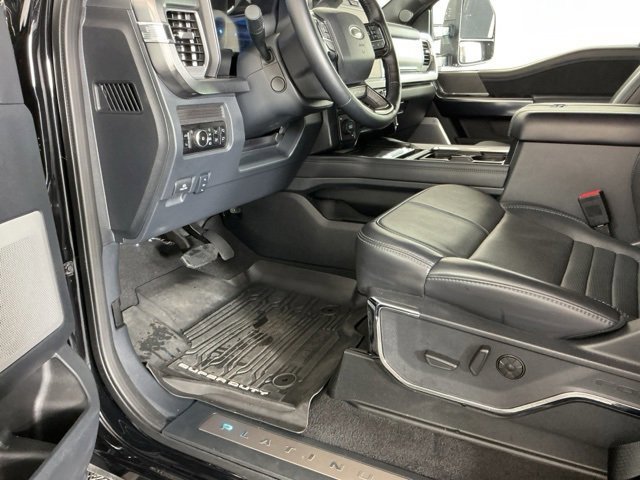 Certified 2025 Ford F450 Platinum w/ FX4 Off-Road Package image 19