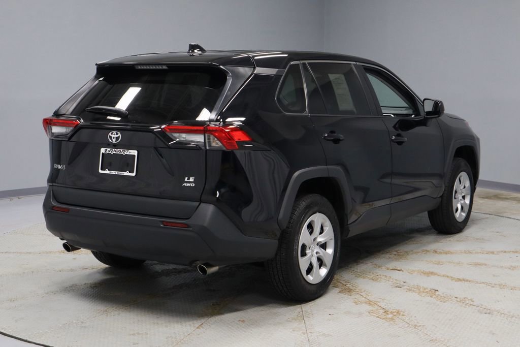 Used 2023 Toyota RAV4 LE AWD/4WD image 5