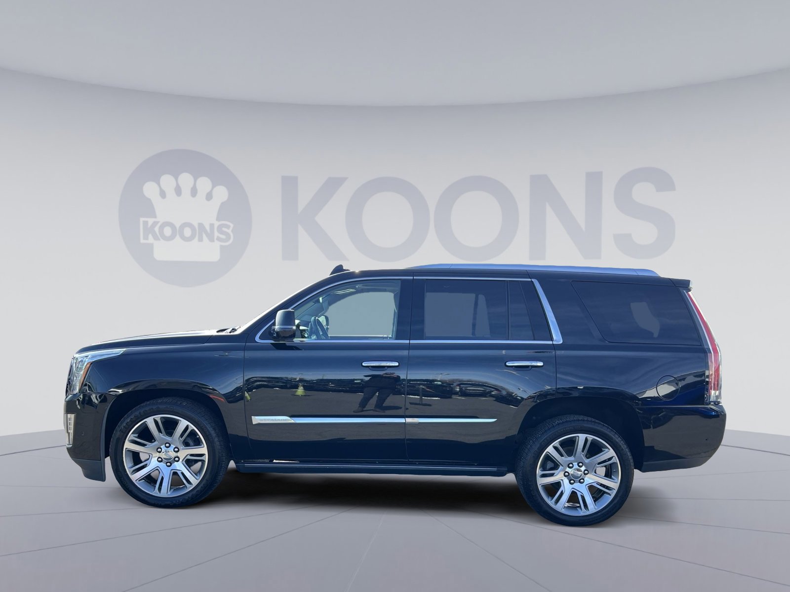 Used 2017 Cadillac Escalade Premium Luxury image 2