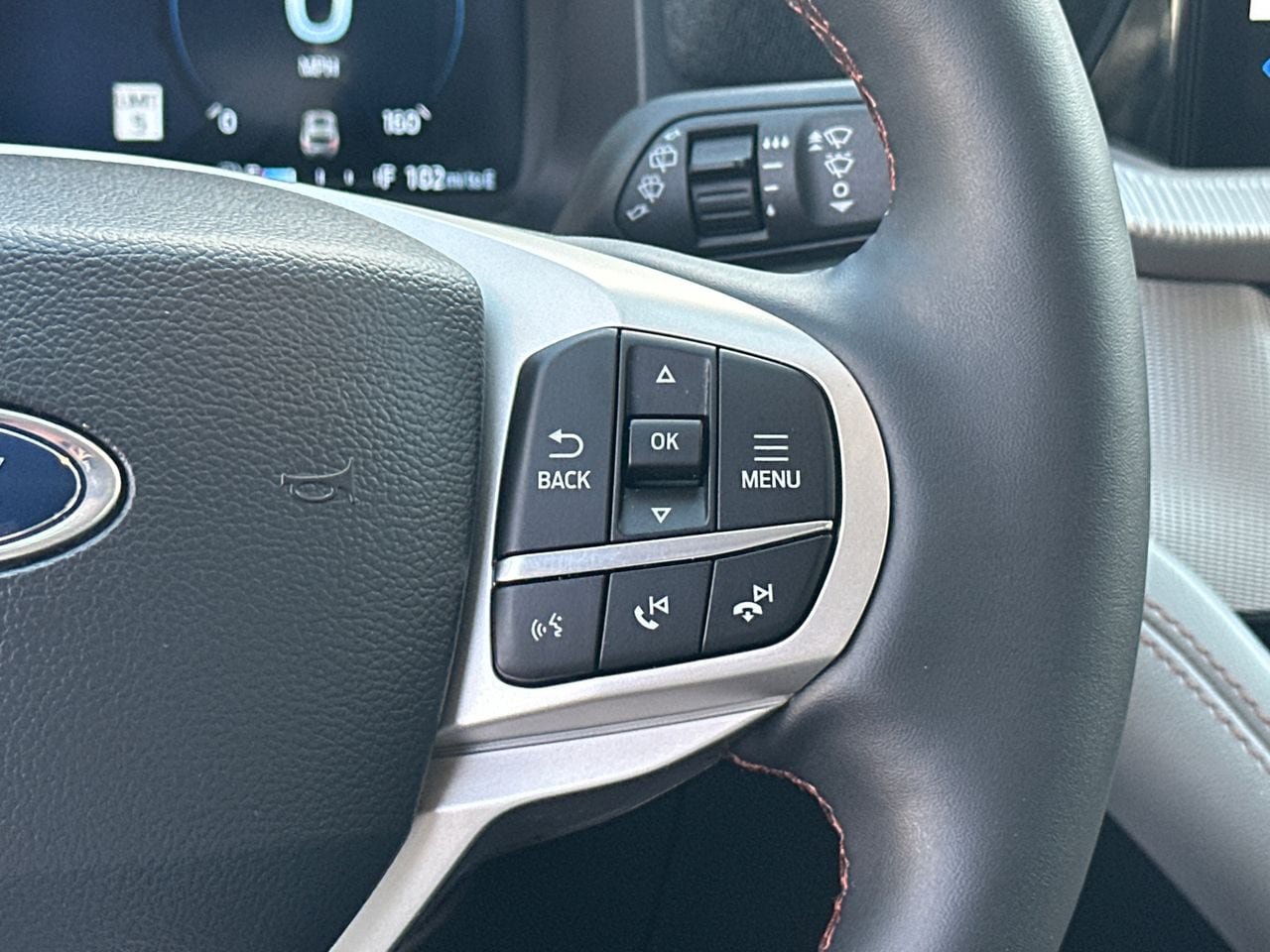 Certified 2025 Ford Explorer Active w/ Active Comfort Package AWD/4WD image 28