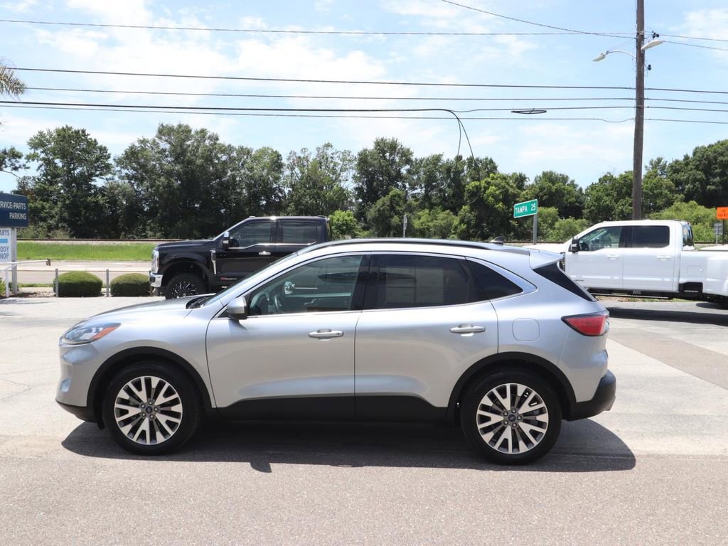 Certified 2022 Ford Escape Titanium AWD/4WD image 5