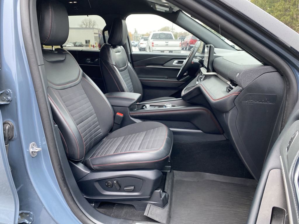 Certified 2025 Ford Explorer ST-Line w/ Premium Package image 42