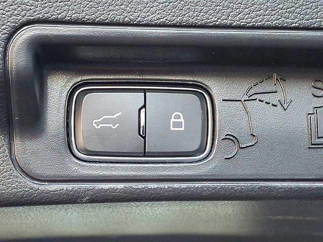 Certified 2022 Ford Explorer XLT w/ Equipment Group 202A image 29