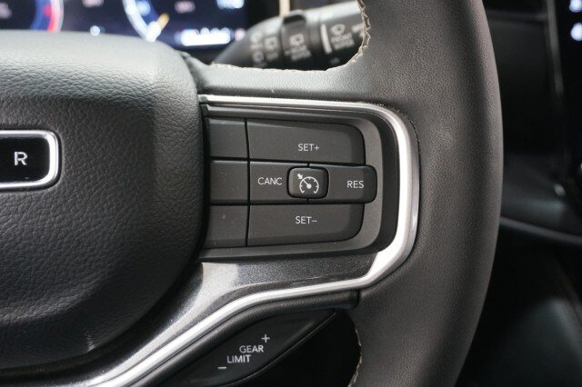 Used 2024 Jeep Wagoneer 4WD image 29
