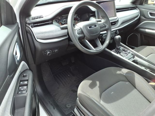 Used 2023 Jeep Compass Sport image 17