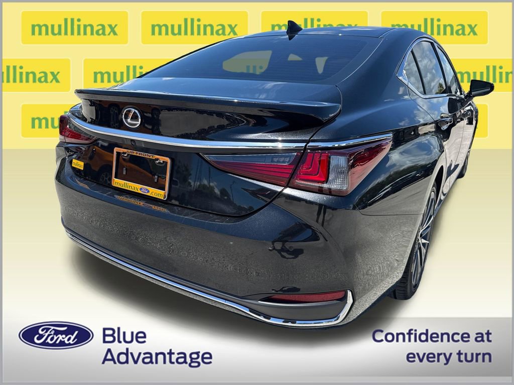 Used 2025 Lexus ES 300h w/ Premium Package FWD image 4