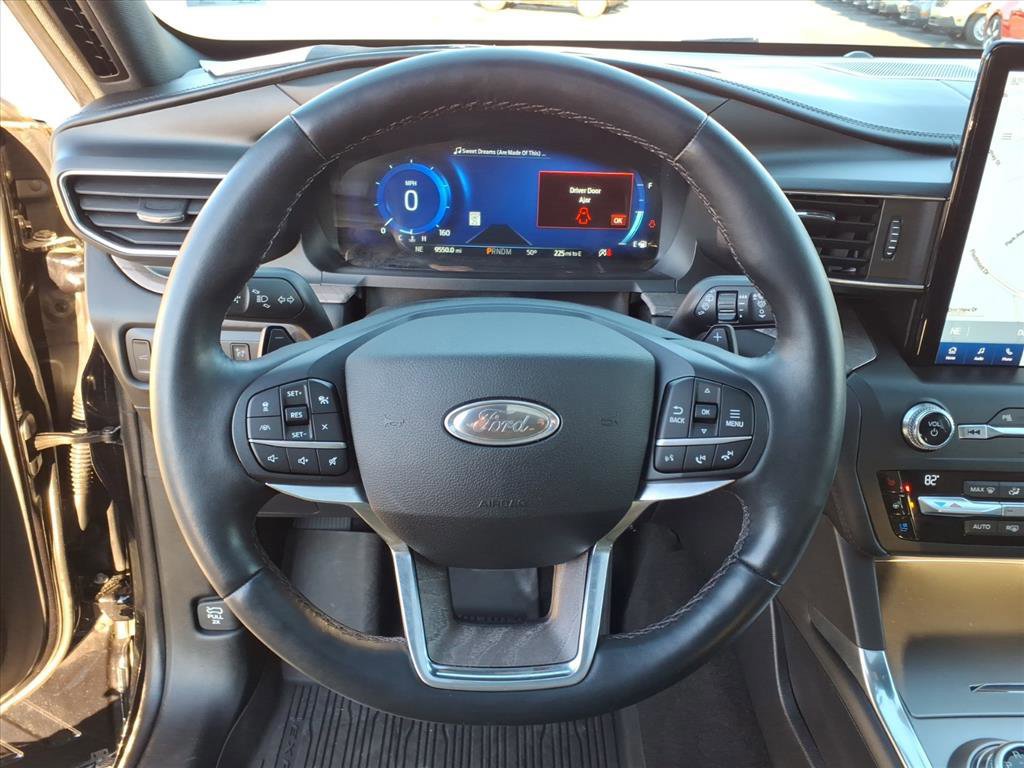 Certified 2020 Ford Explorer Platinum w/ Premium Technology Package image 23